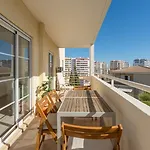 Cosy 1bdr Flat With Pool In By Lovelystay Lejlighed