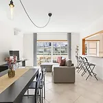 Lejlighed Cosy 1bdr Flat With Pool In By Lovelystay *