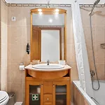 Cosy 1bdr Flat With Pool In By Lovelystay 아파트 포티마오