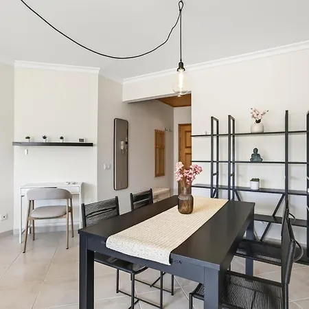 Cosy 1bdr Flat With Pool In By Lovelystay דירה