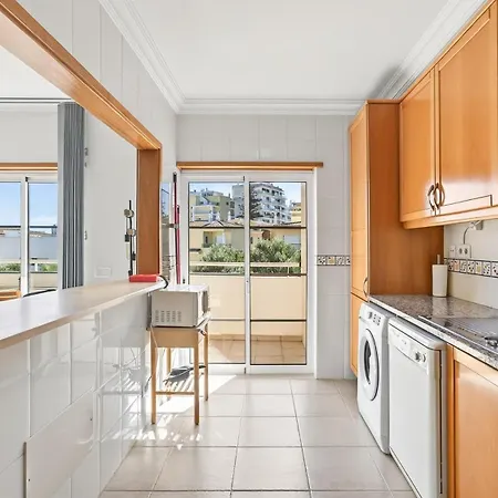 Cosy 1bdr Flat With Pool In By Lovelystay דירה *