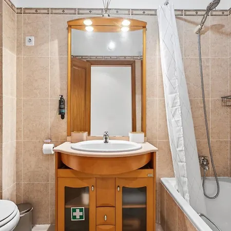 Cosy 1bdr Flat With Pool In By Lovelystay דירה פורטימאו