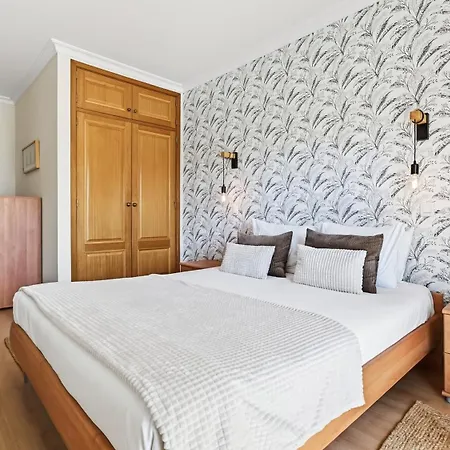 Cosy 1bdr Flat With Pool In By Lovelystay * פורטימאו